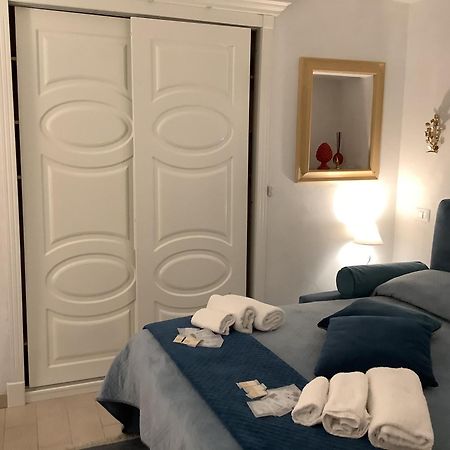 Tinnyhouse Napoli Eksteriør billede